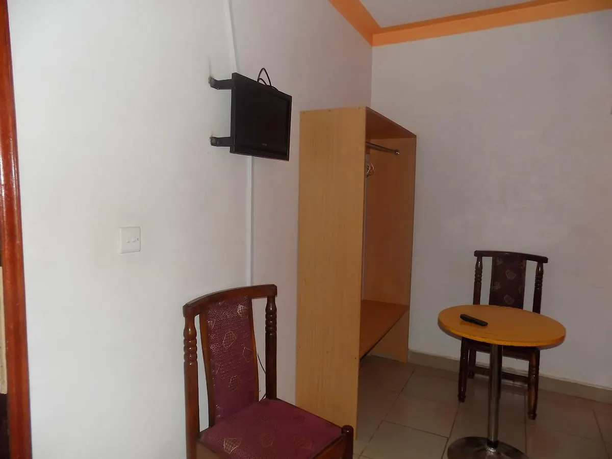 Mamerito Hotel Kampala 2*,